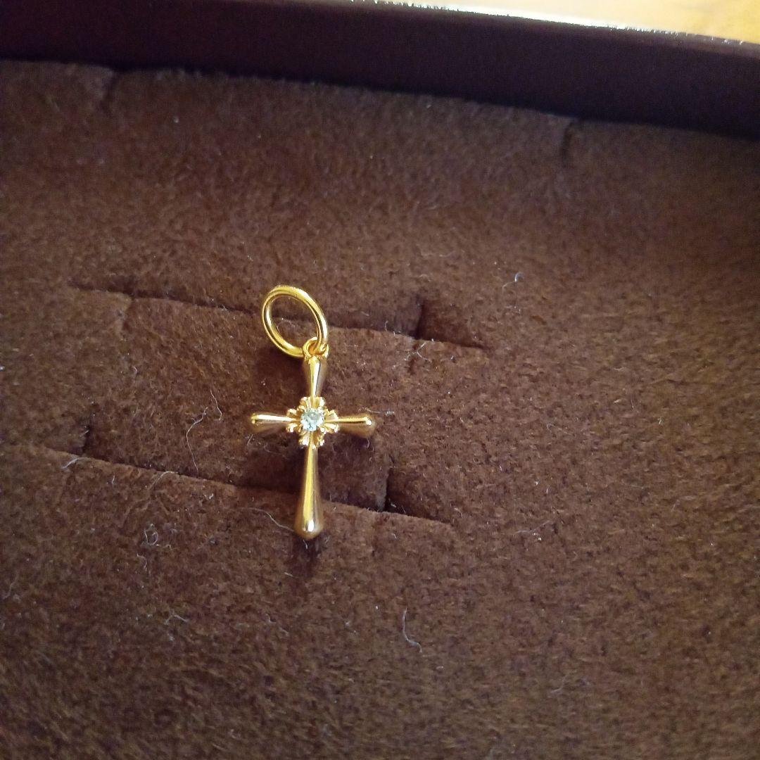 agete　10kゴールド ダイヤクロスチャーム