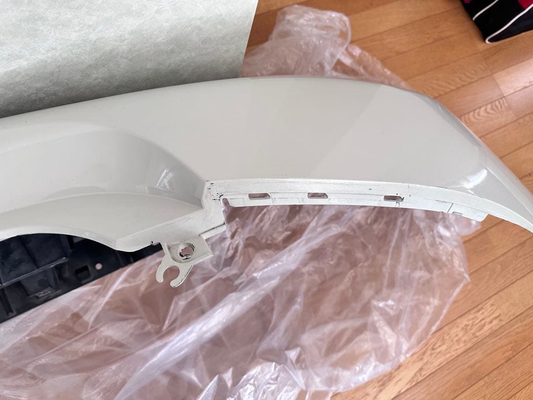 gr86 リアバンパー　ホワイトパール