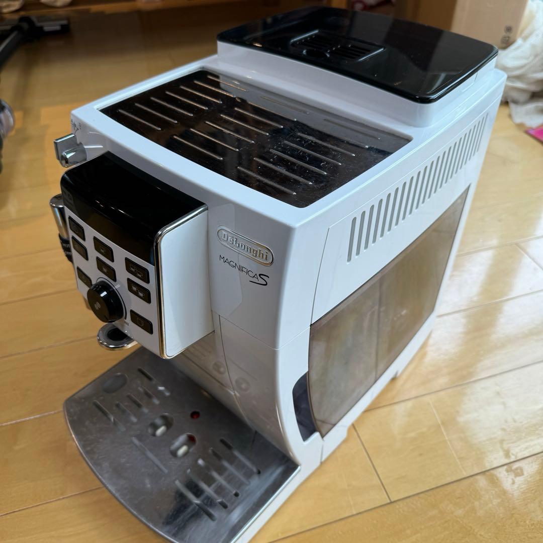 Delonghi Magnifica S 全自動コーヒーマシン