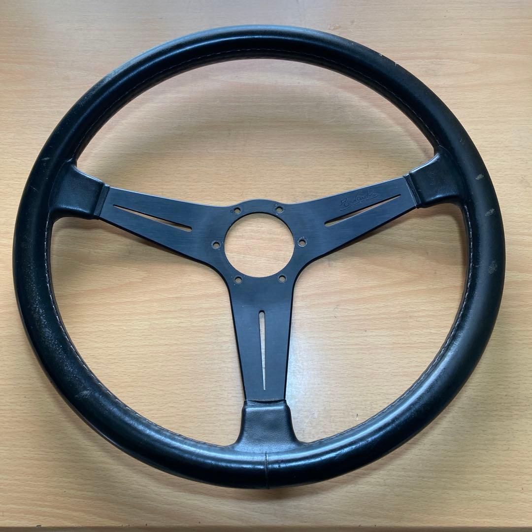 イタリア製のナルディ3本スポークの38㎝レザーハンドル