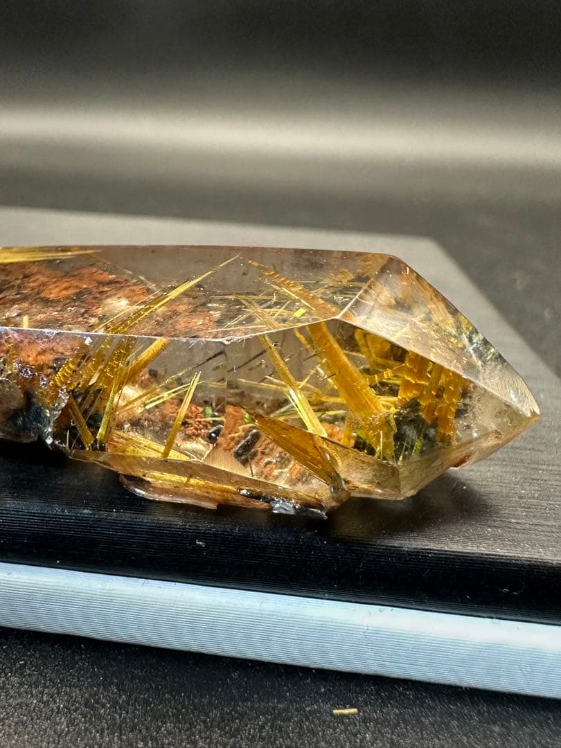 ゴールドルチルクォーツ