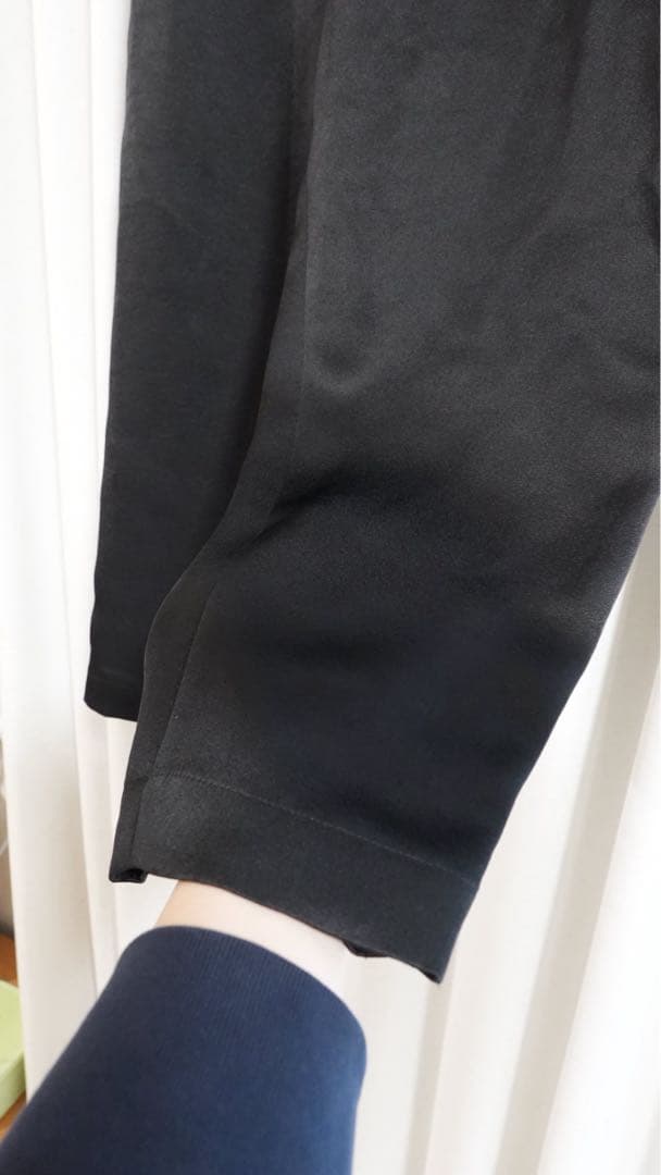 カレンソロジー curensology ダブルサテンタックパンツ 黒