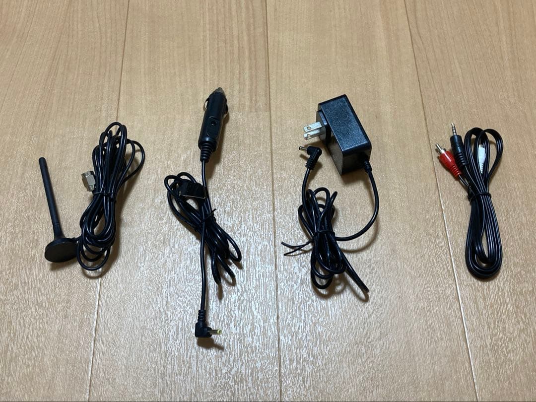 Qriom 14インチポータブルテレビ KODS-PTV148D