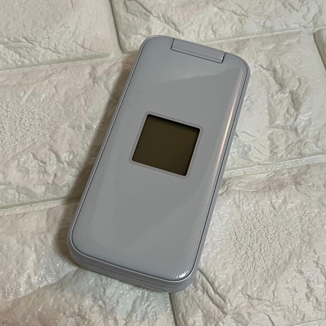 【極美品】NTTドコモ 富士通 らくらくホン F-01M ホワイト docomo