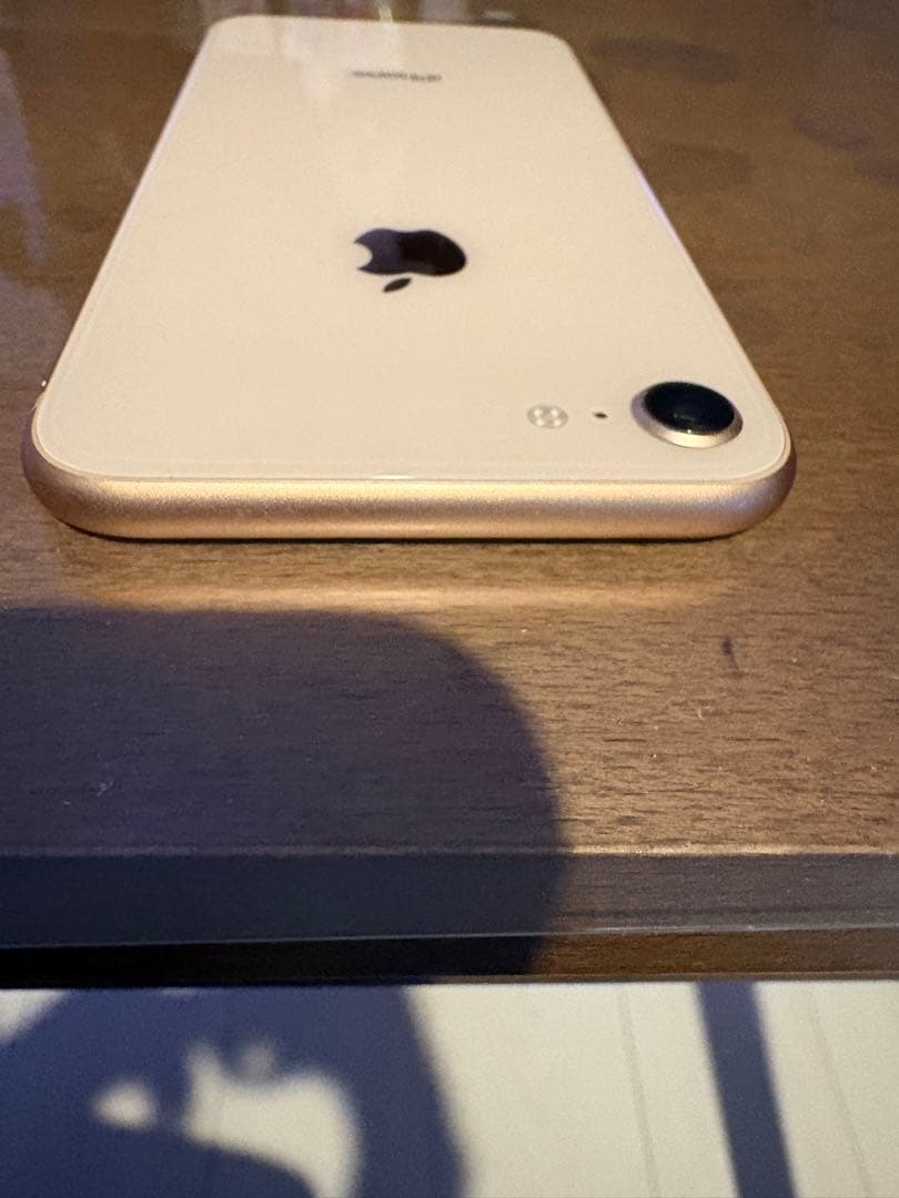 iPhone8 ゴールド 画面一部白飛び