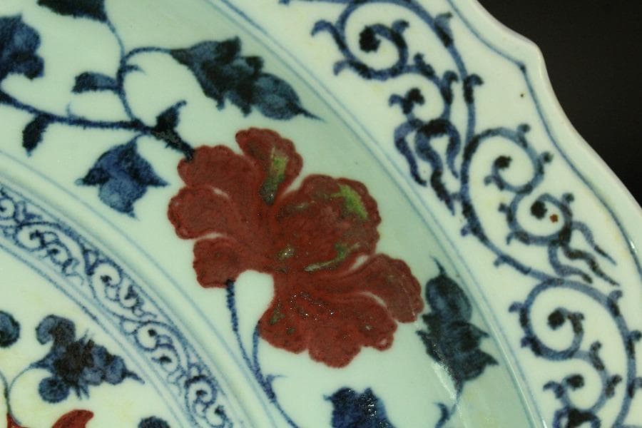 中国美術 青花 紅 纏枝蓮花麒麟鳳紋 皿(K-A836)