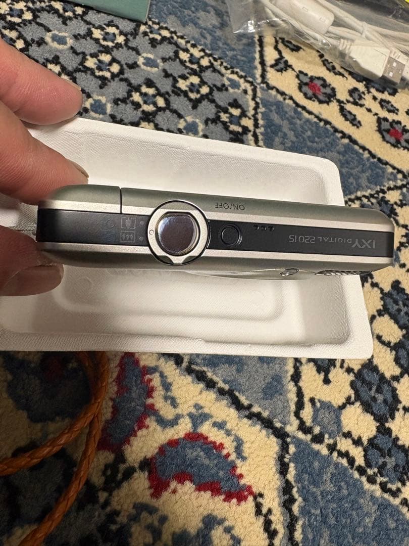 IXY DIGITAL 220 IS (純正レザーケース付)