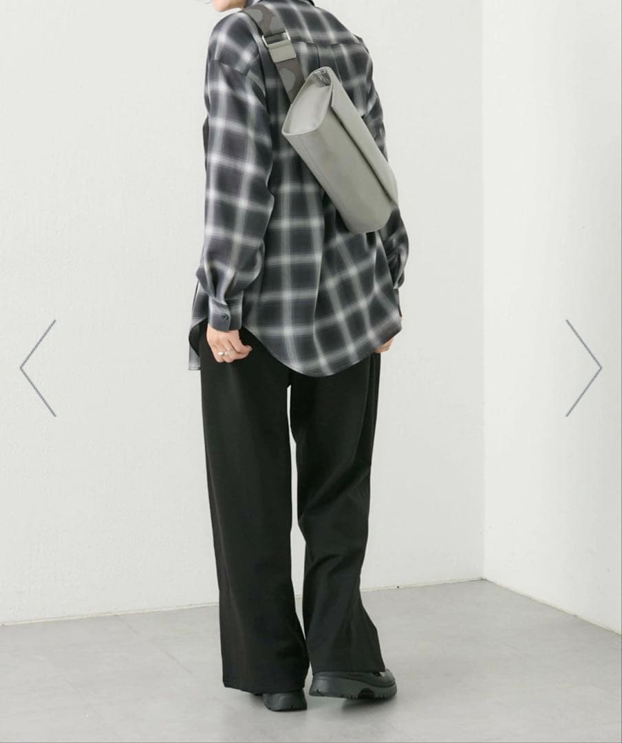 ear PAPILLONNER(イアパピヨネ) 本革　ボディバッグ