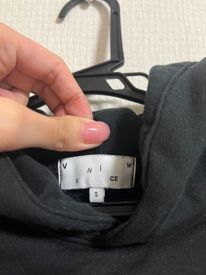 venicew Living hoodie/チェオン着用