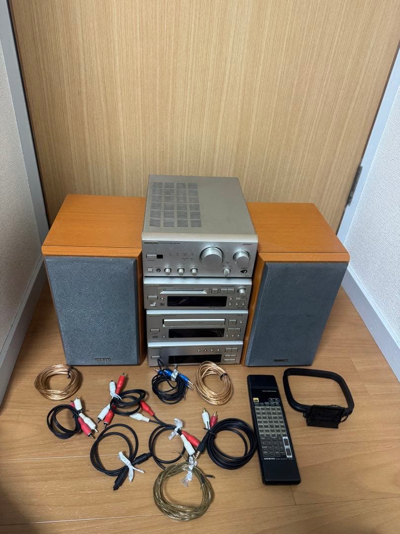 オンキョウ　ONKYO コンポセット　D-062AX A-905X MD-105
