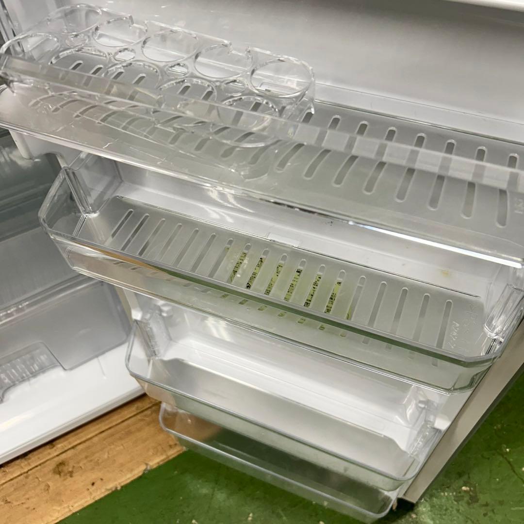 809シャープ　中型　冷蔵庫　225L 小型　一人暮らし　右開き　1〜3人暮らし