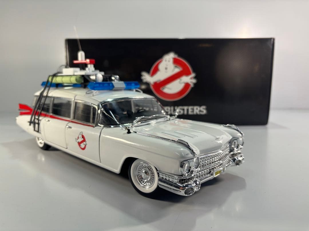 Hot Wheels Ecto-1 ゴーストバスターズ ミニカー 1/18