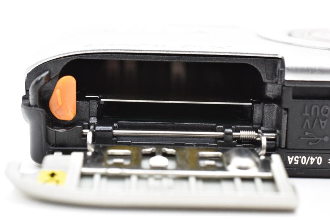 ■ 美品 ■ ニコン　Nikon COOLPIX A100 シルバー