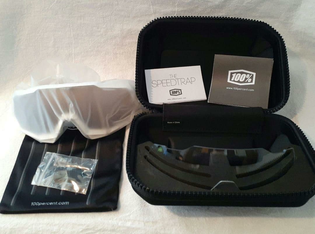 100% SPEEDTRAP Bora ホワイト ワンハンドレッド サングラス