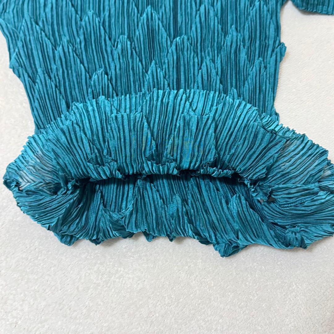 極美品✨ISSEY MIYAKE 立体プリーツ　変形　エメラルドグリーン