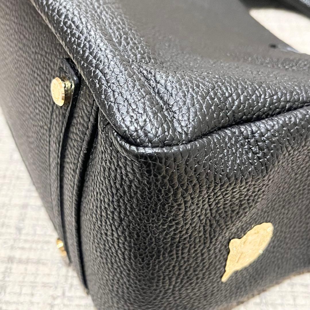 未使用品　A.D.M.J ハンドバッグ　シボ革　金具　ブラック　レザー　黒