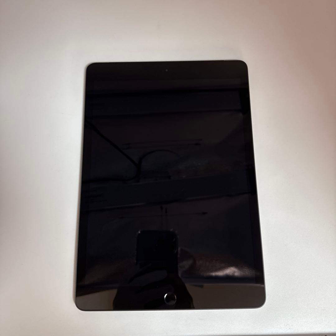 iPad 第7世代 32GB Wi-Fi + Cellular