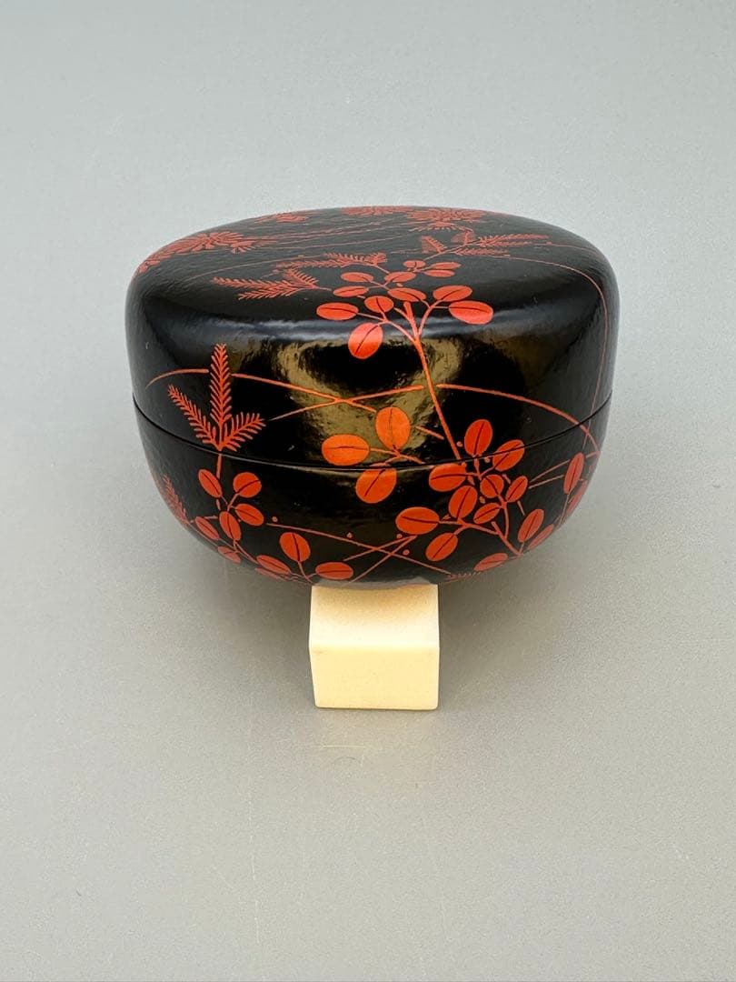茶道具　香合　鈴木光入　秋草蒔絵