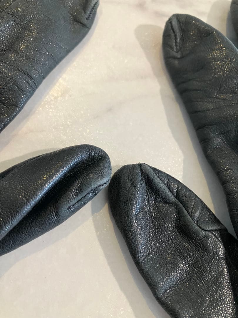 ディオール　グローブ　レザー手袋 黒 カデナ、鍵チャーム付き　Dior