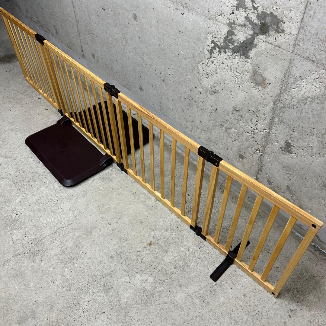 清掃済　ちょっとおくだけとおせんぼ　木製スマートワイドウッディー　ベビーゲート
