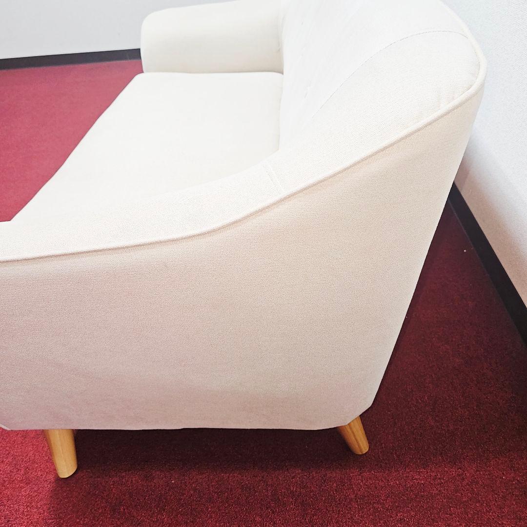 東京23区内送料無料のエレガントなソファ。