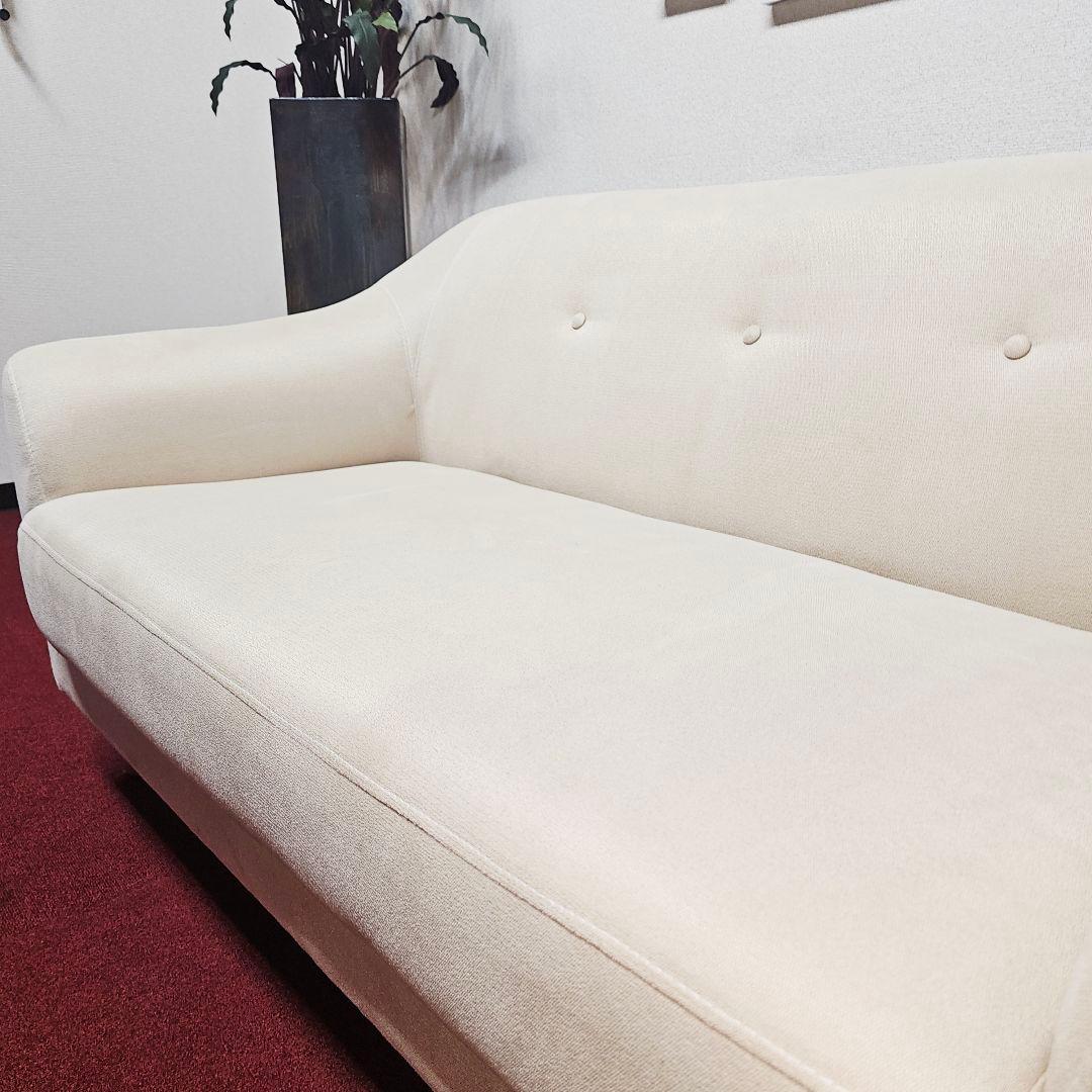 東京23区内送料無料のエレガントなソファ。