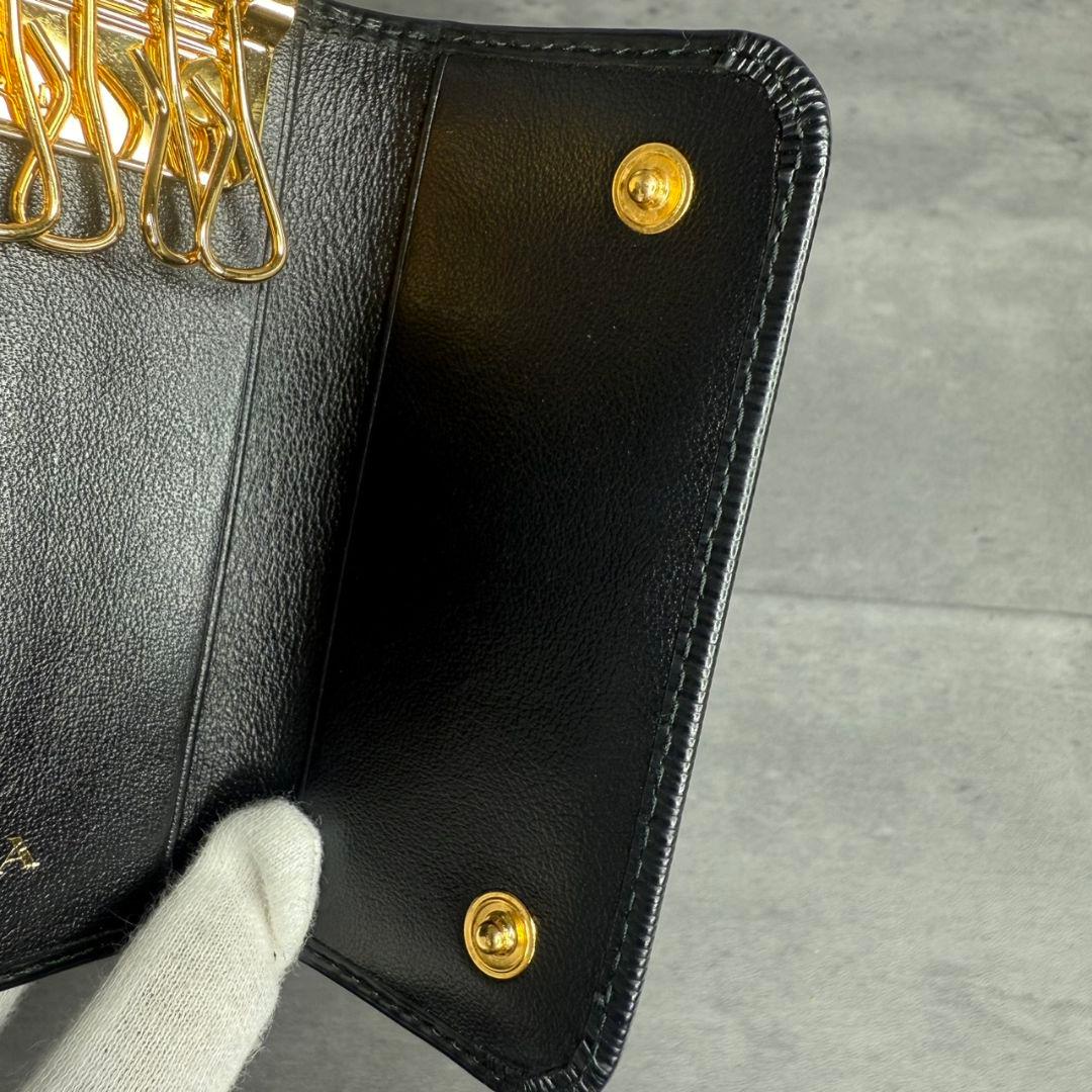 【極美品】PRADA 6連キーケース トライアングル ヴィッテロムーブ RFID