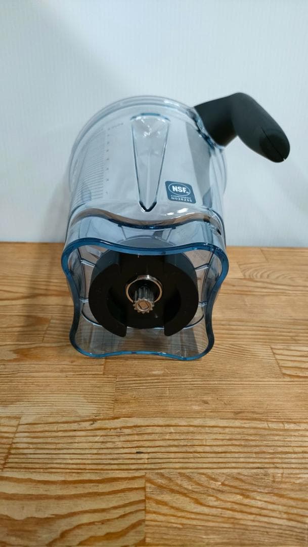 【未使用に近い】バイタミックスE520　ホワイト　保証書つき　1607