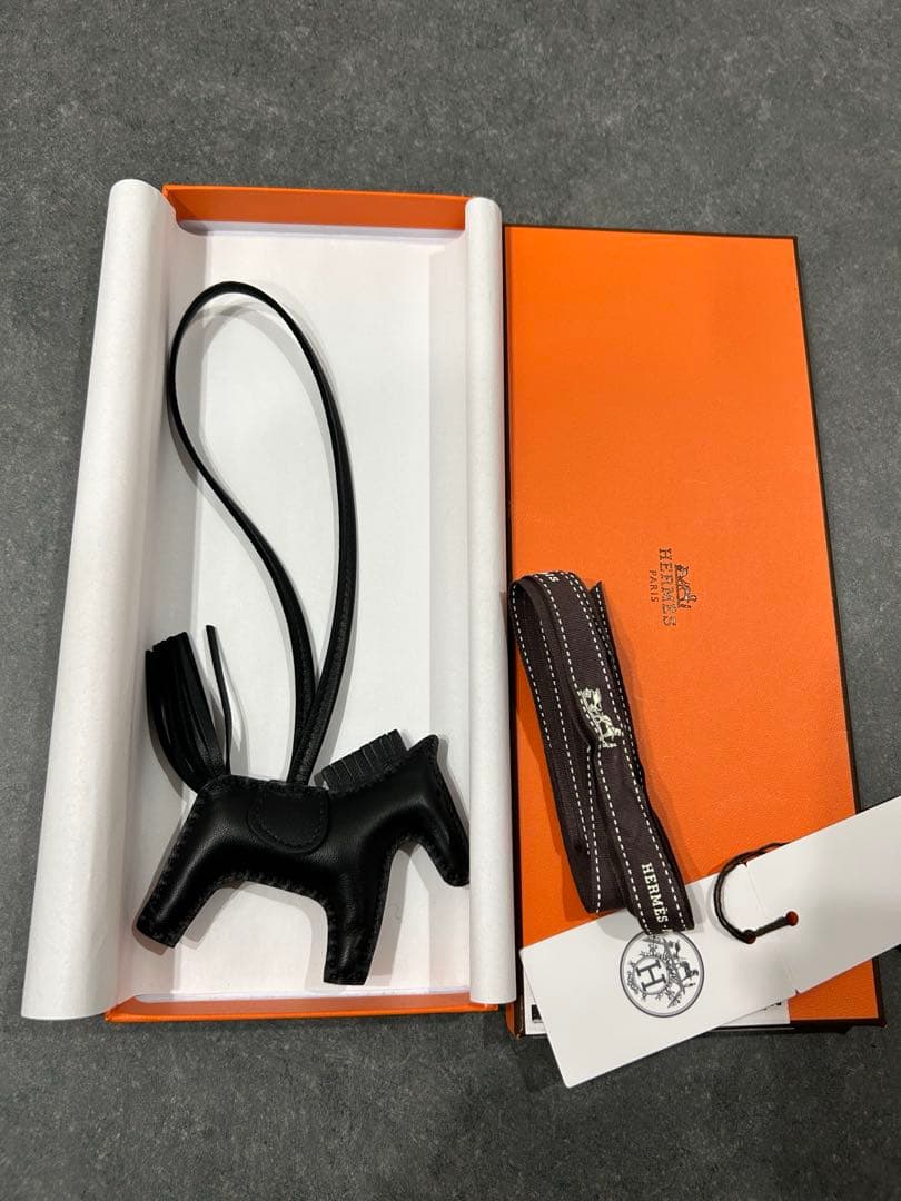 新品・K刻印　エルメス　ロデオチャーム　PM　ノワール　ソーブラック