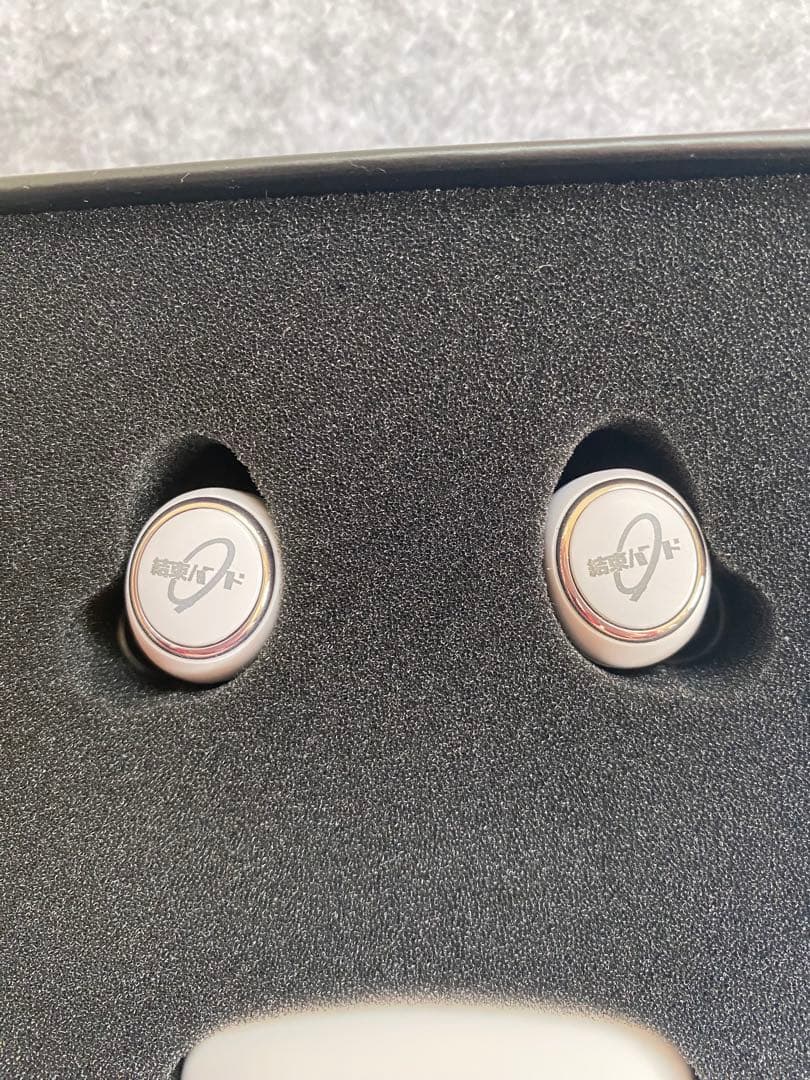 伊地知虹夏　ワイヤレスイヤホン　オンキヨー