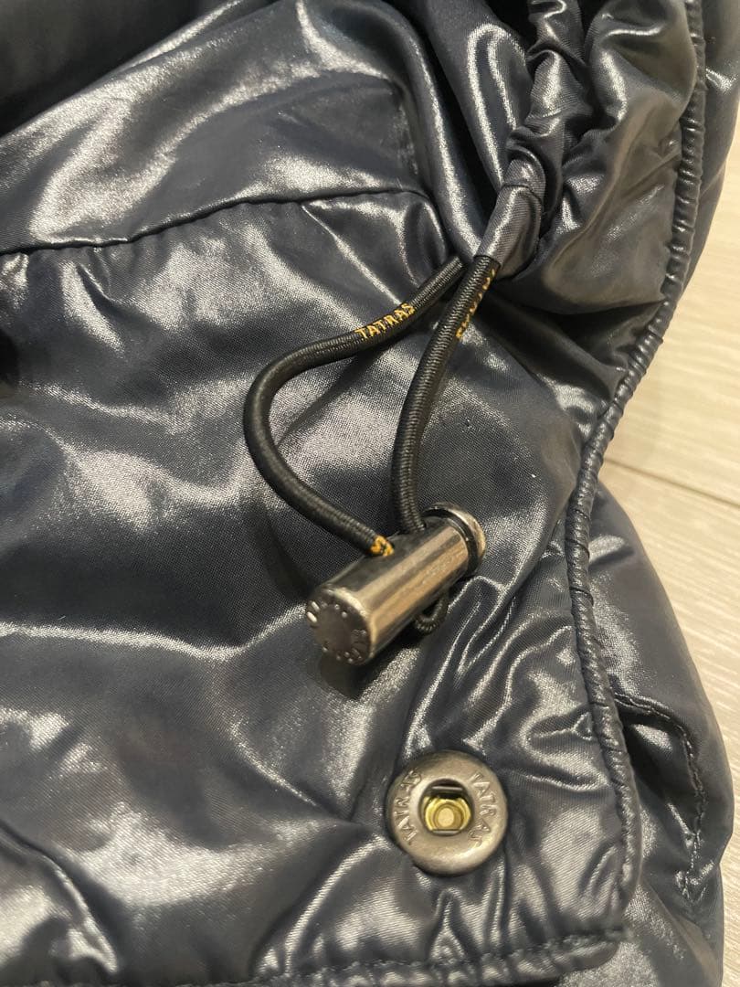 美品　タトラス　ダウンベスト　ほぼ黒　ネイビー　紺色　サイズ03（L相当）