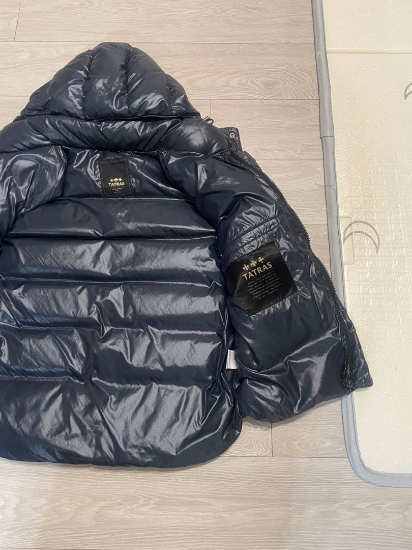 美品　タトラス　ダウンベスト　ほぼ黒　ネイビー　紺色　サイズ03（L相当）