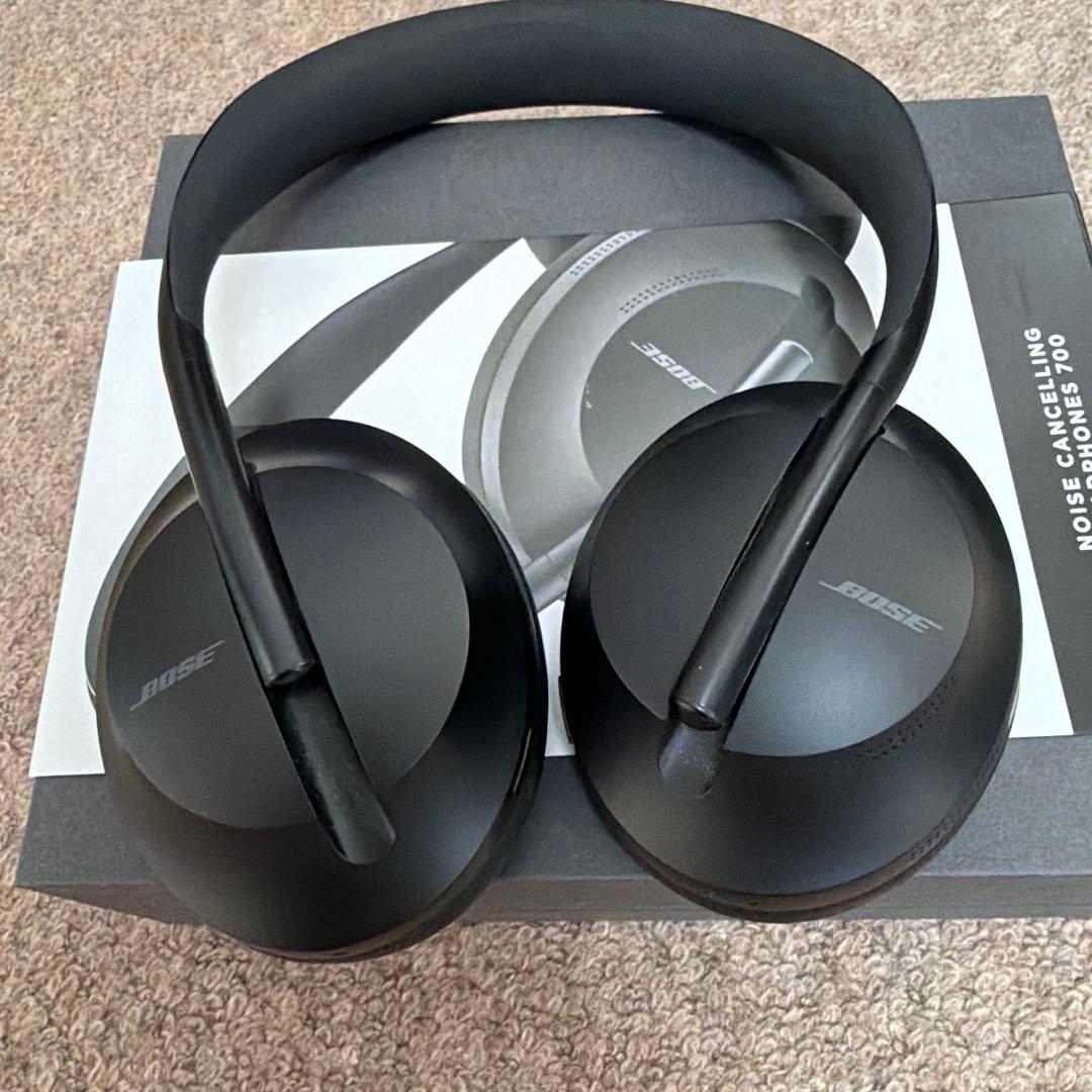 BOSE ノイズキャンセリングヘッドホン　700 箱、ケース付き