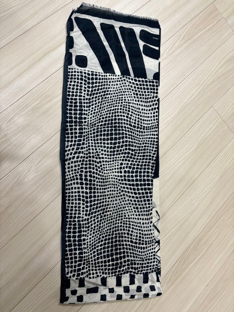 ピエールルイマシア　⭐︎スカーフ