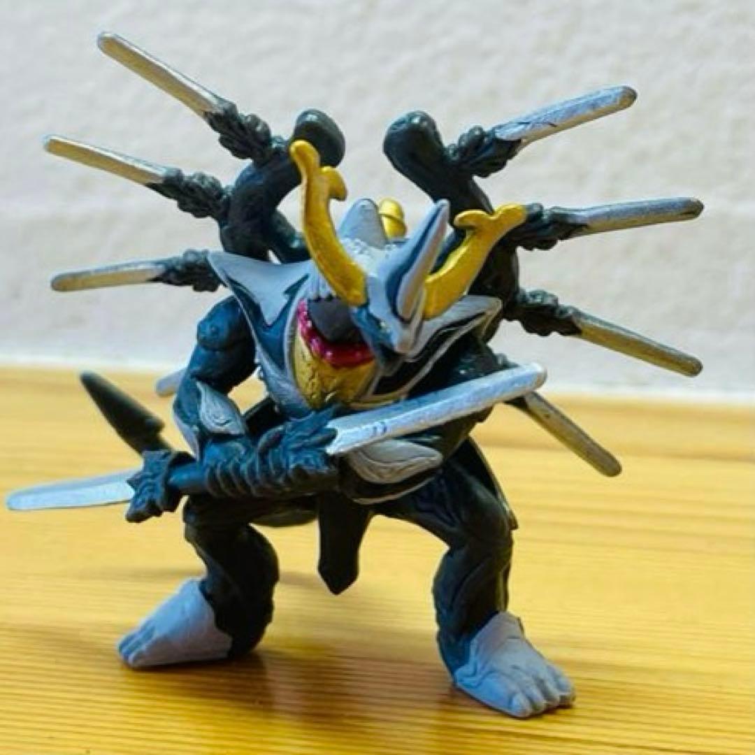 バトスピ　フィギュア　天剣の覇王ジークスサノフリード