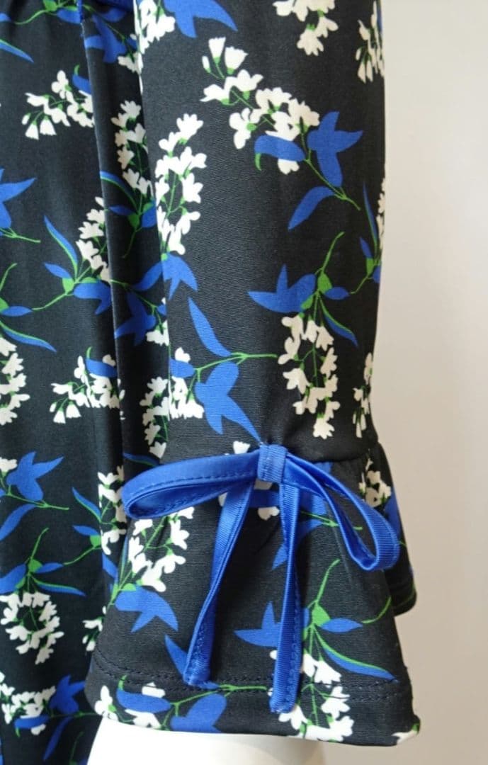 SALE　スーパービューティー　今季秋冬カタログ　フラワーワンピース42(L新品