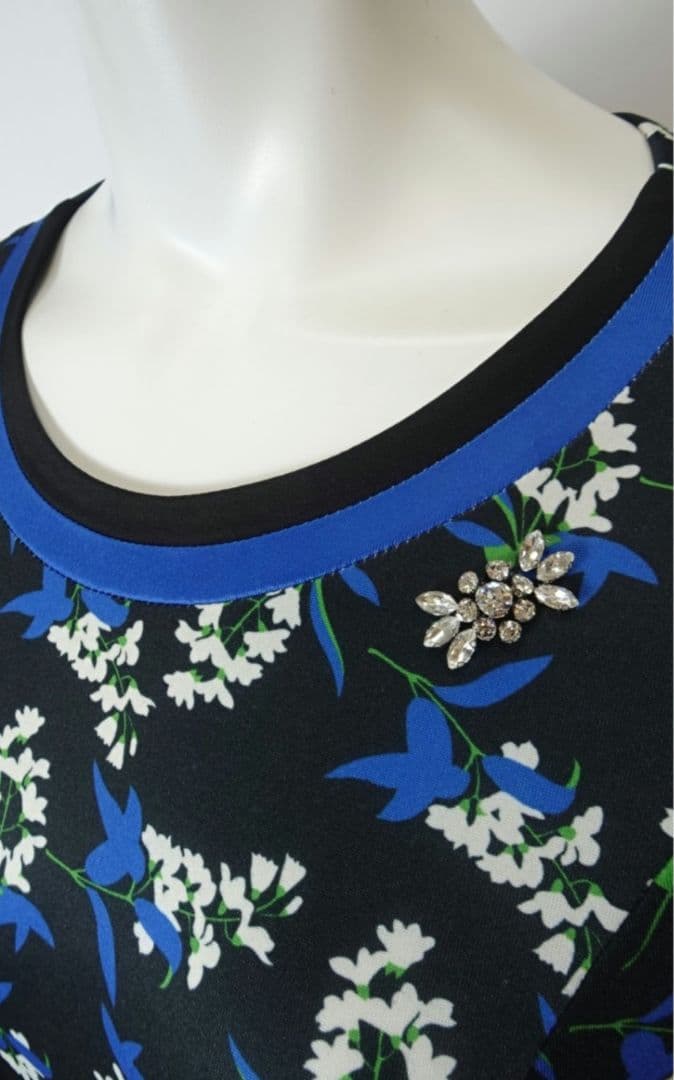 SALE　スーパービューティー　今季秋冬カタログ　フラワーワンピース42(L新品