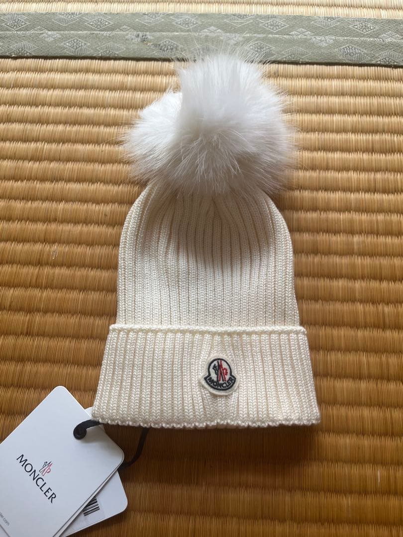 MONCLER ホワイト キッズ・レディースニット帽 ファー付き