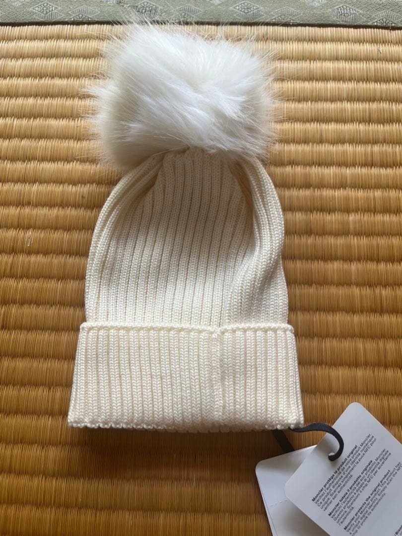 MONCLER ホワイト キッズ・レディースニット帽 ファー付き