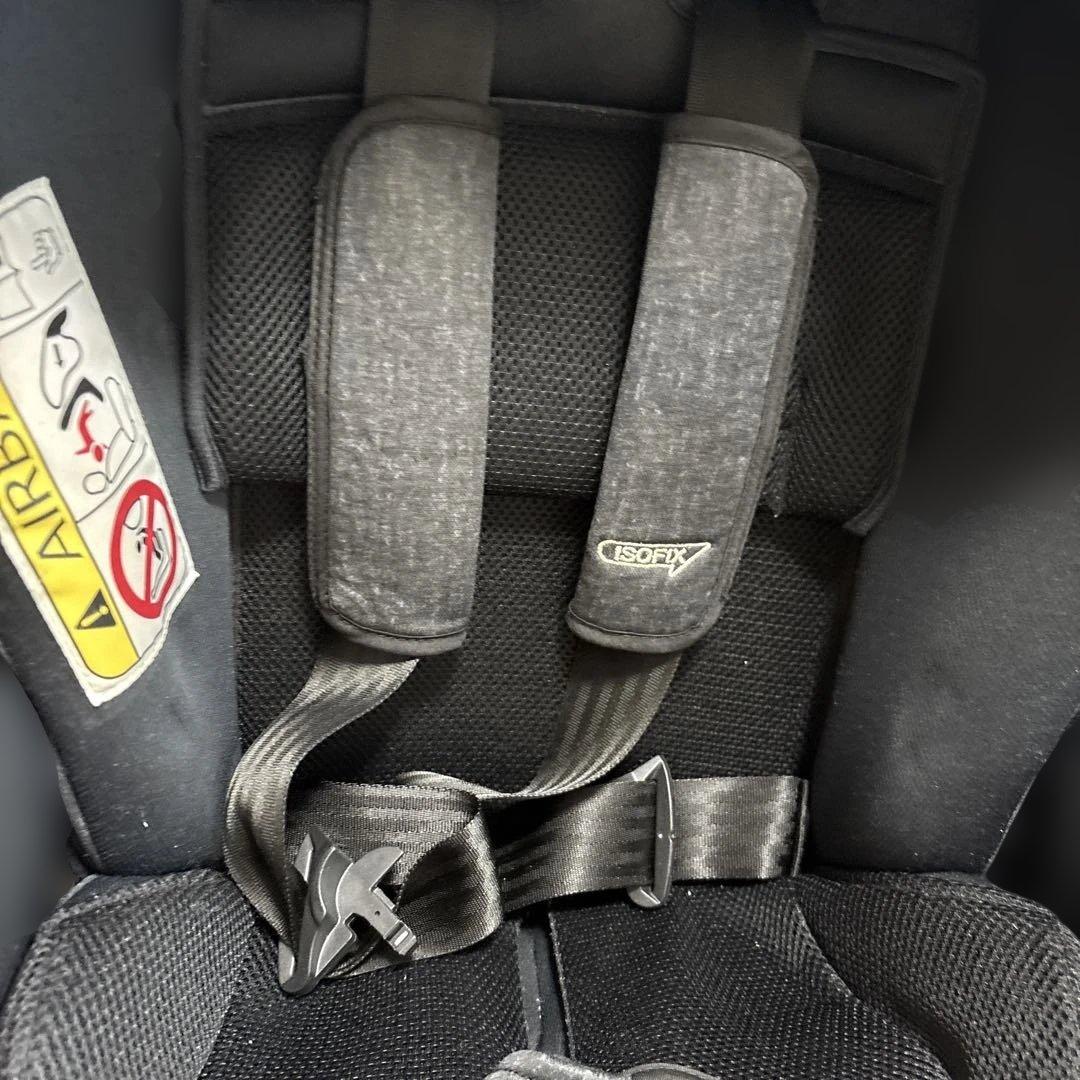 【美品】Aprica 車用チャイルドシート ブラック　ISOFIX