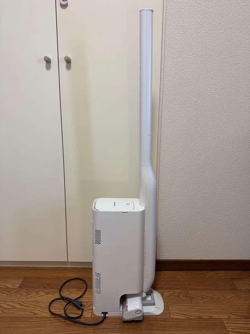 ジ*ン様 掃除機　2025年/3月バッテリ交換済み　パナソニック　MC-NS10