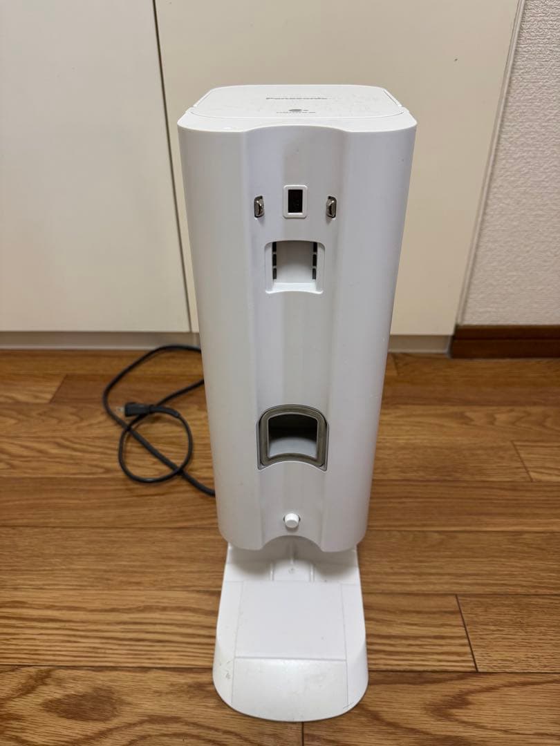 ジ*ン様 掃除機　2025年/3月バッテリ交換済み　パナソニック　MC-NS10