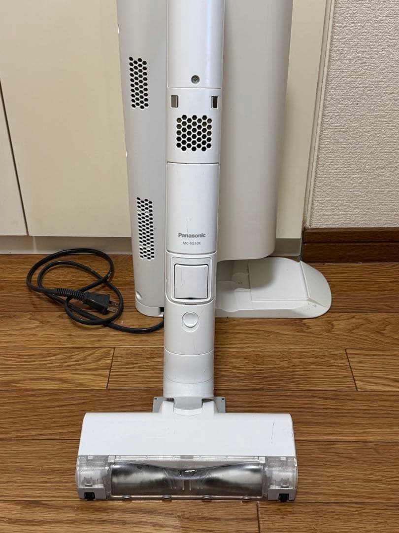 ジ*ン様 掃除機　2025年/3月バッテリ交換済み　パナソニック　MC-NS10