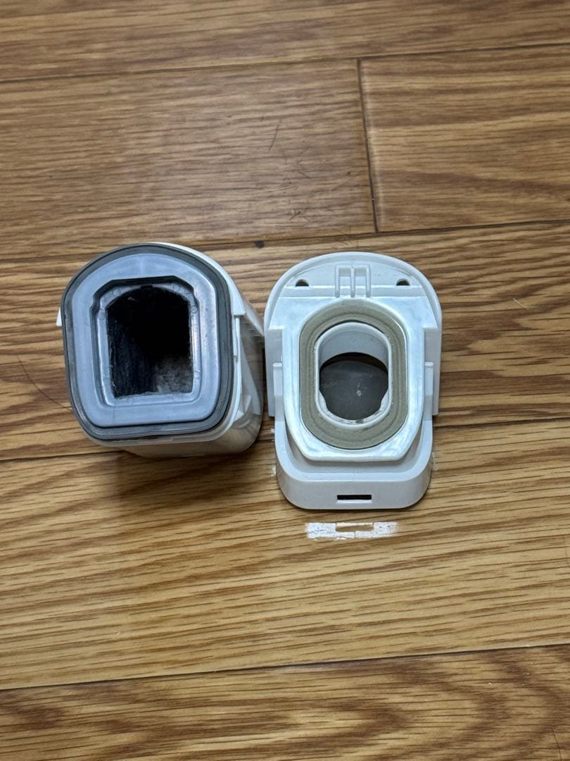 ジ*ン様 掃除機　2025年/3月バッテリ交換済み　パナソニック　MC-NS10