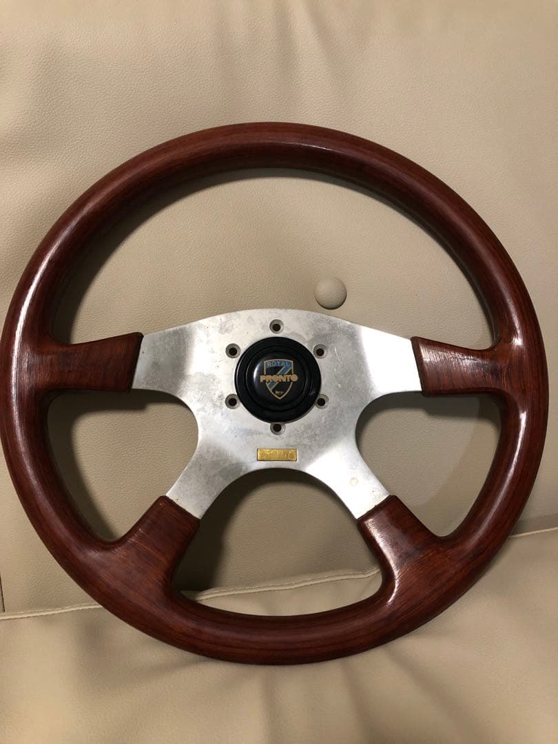 【送料込み】PRONTO ウッドステアリング　ハンドル　ホーンキャップ付き