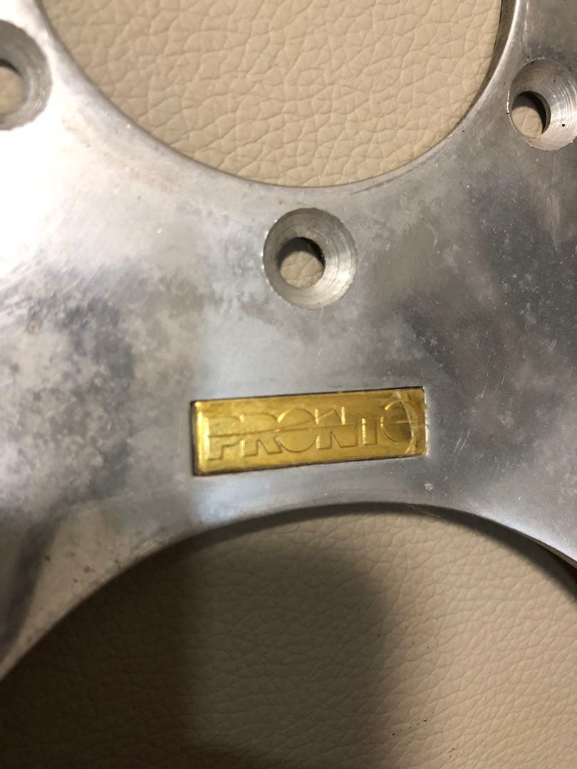 【送料込み】PRONTO ウッドステアリング　ハンドル　ホーンキャップ付き