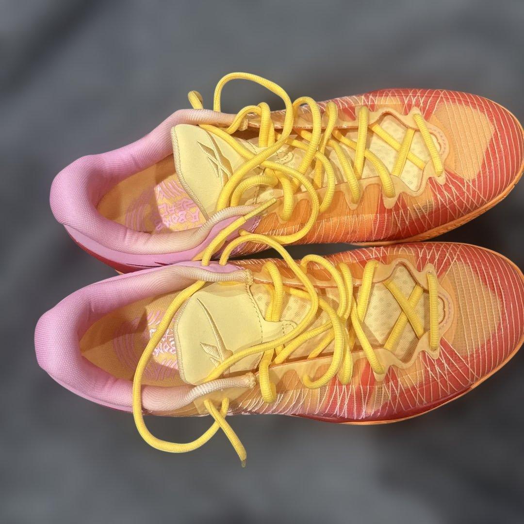 オレンジ/ピンク バスケットボールシューズ