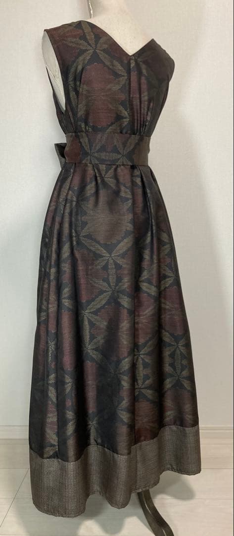 着物リメイク　大島紬裾切り替えロングフレアワンピース（後ろVネック）着丈125㎝