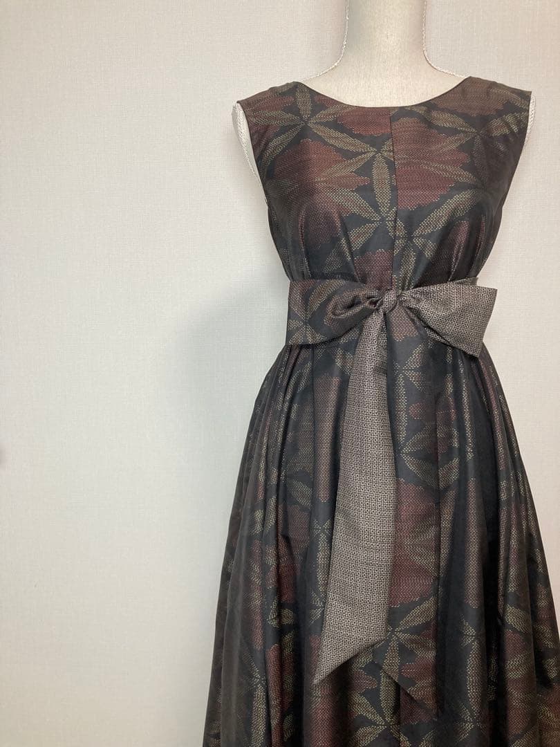 着物リメイク　大島紬裾切り替えロングフレアワンピース（後ろVネック）着丈125㎝