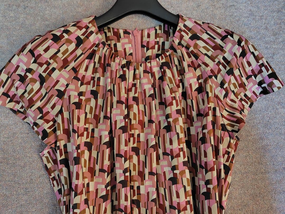 新品マッキントッシュロンドン　ウェーブプリントワンピースＭピ75900円サンプル